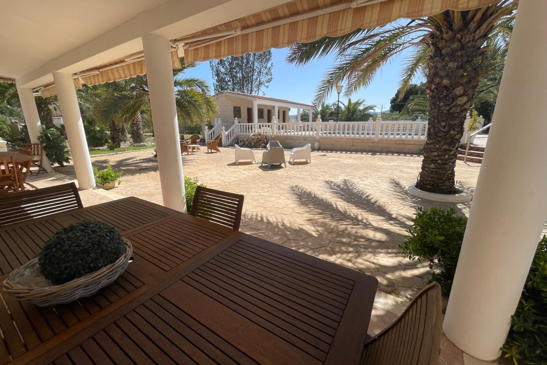 Reventa - Finca / Casa Rural - Elda