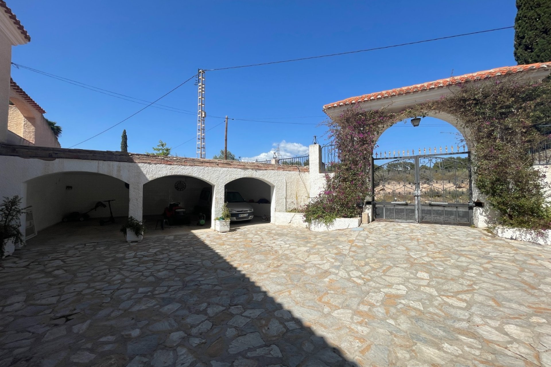 Reventa - Finca / Casa Rural - Elda