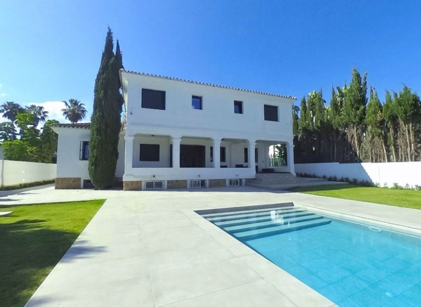 Reventa - House - Nueva Andalucía - Costa del Sol