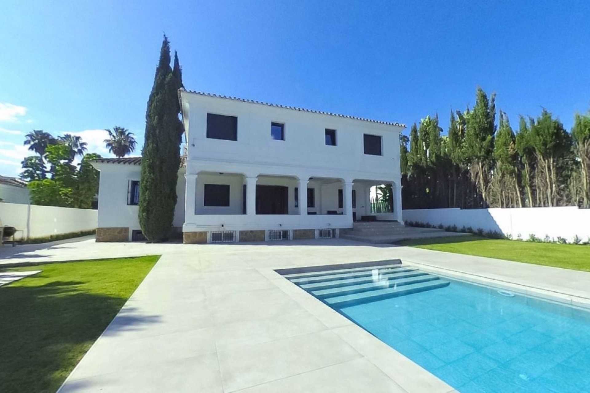 Reventa - House - Nueva Andalucía - Costa del Sol