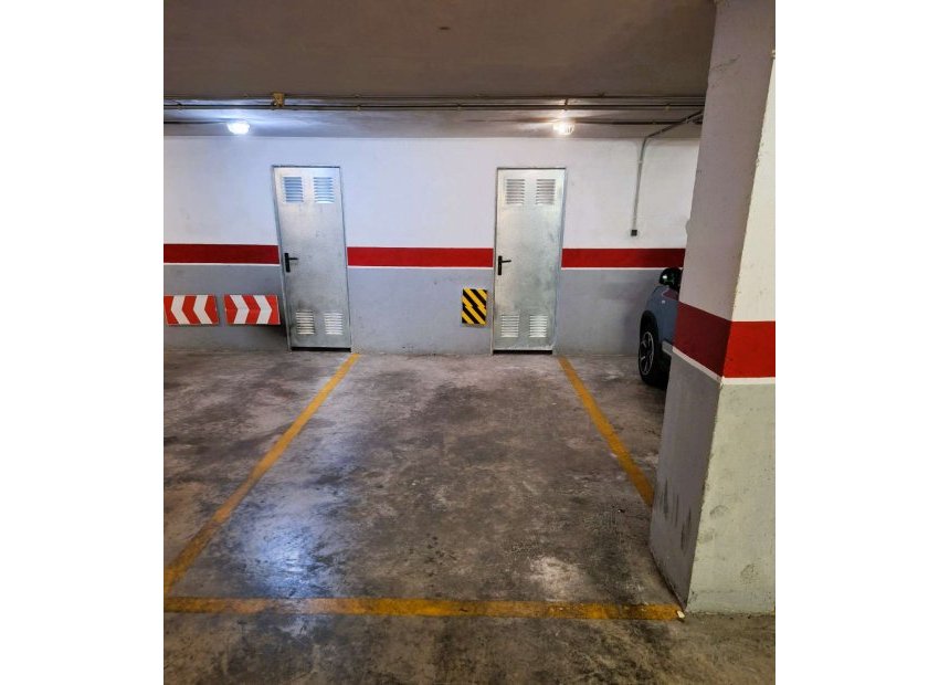 Reventa - Parking - Torrevieja - Center