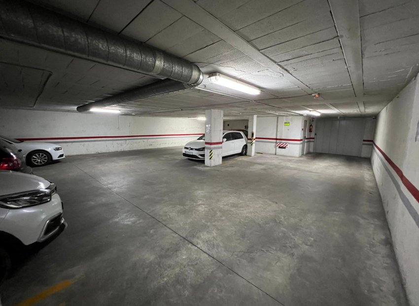 Reventa - Parking - Torrevieja - Center