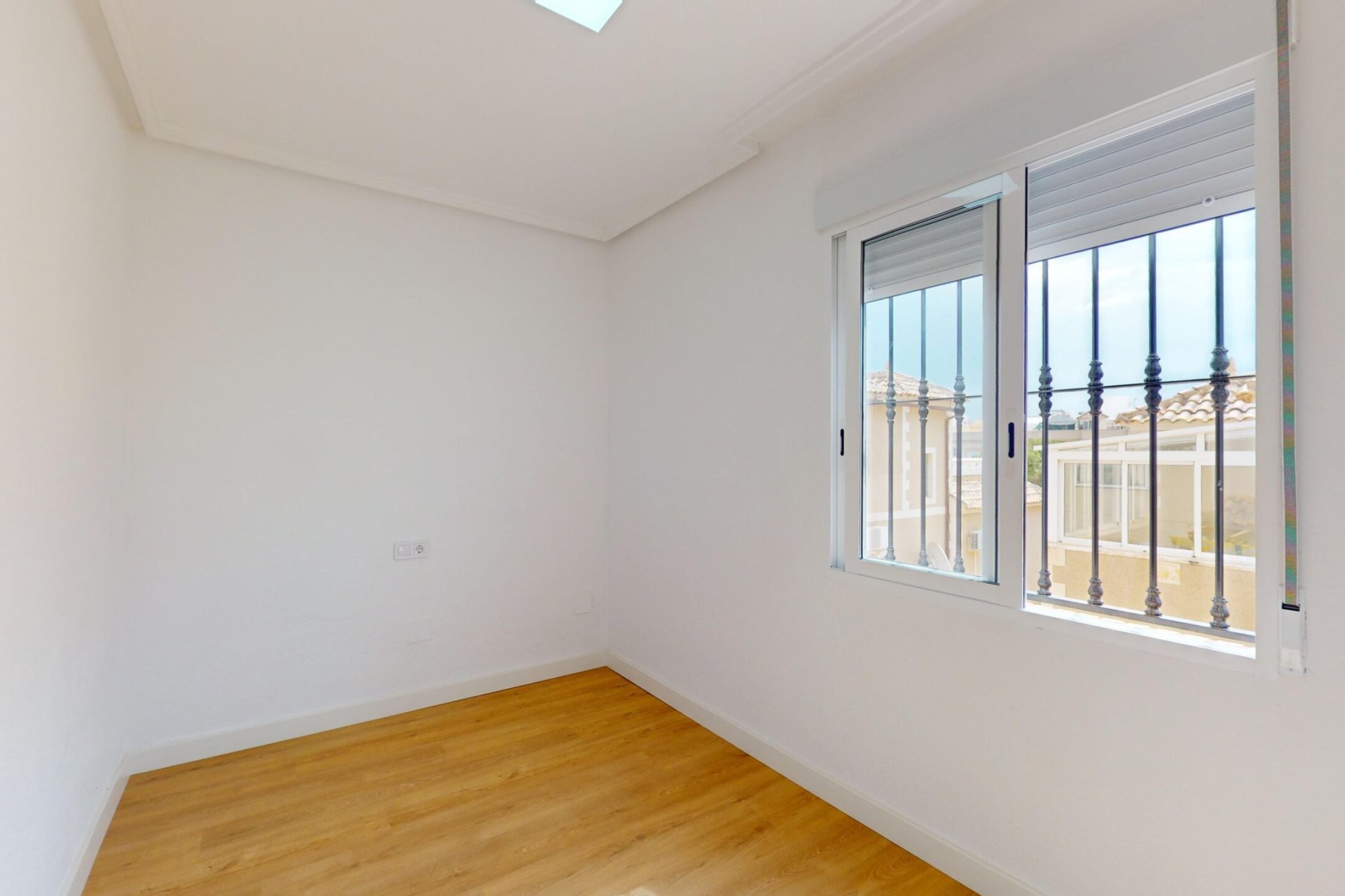 Reventa - Town House - San Miguel de Salinas - Urbanización Blue Lagoon