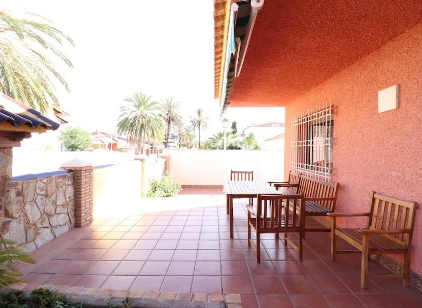 Reventa - Villa - Cabo Roig - MUY CERCA DE LA PLAYA