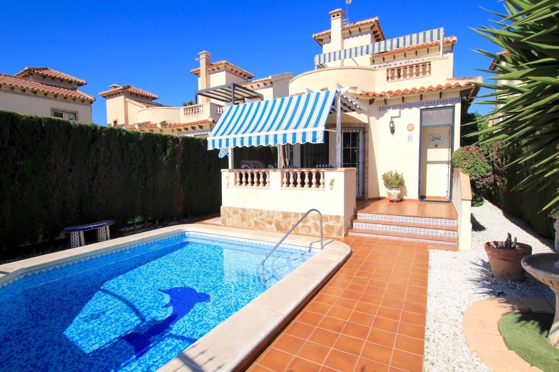 Reventa - Villa - El Raso