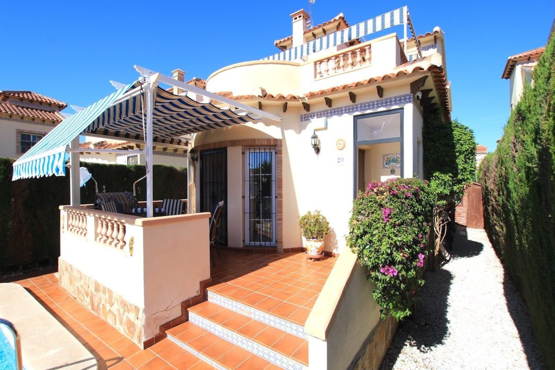 Reventa - Villa - El Raso