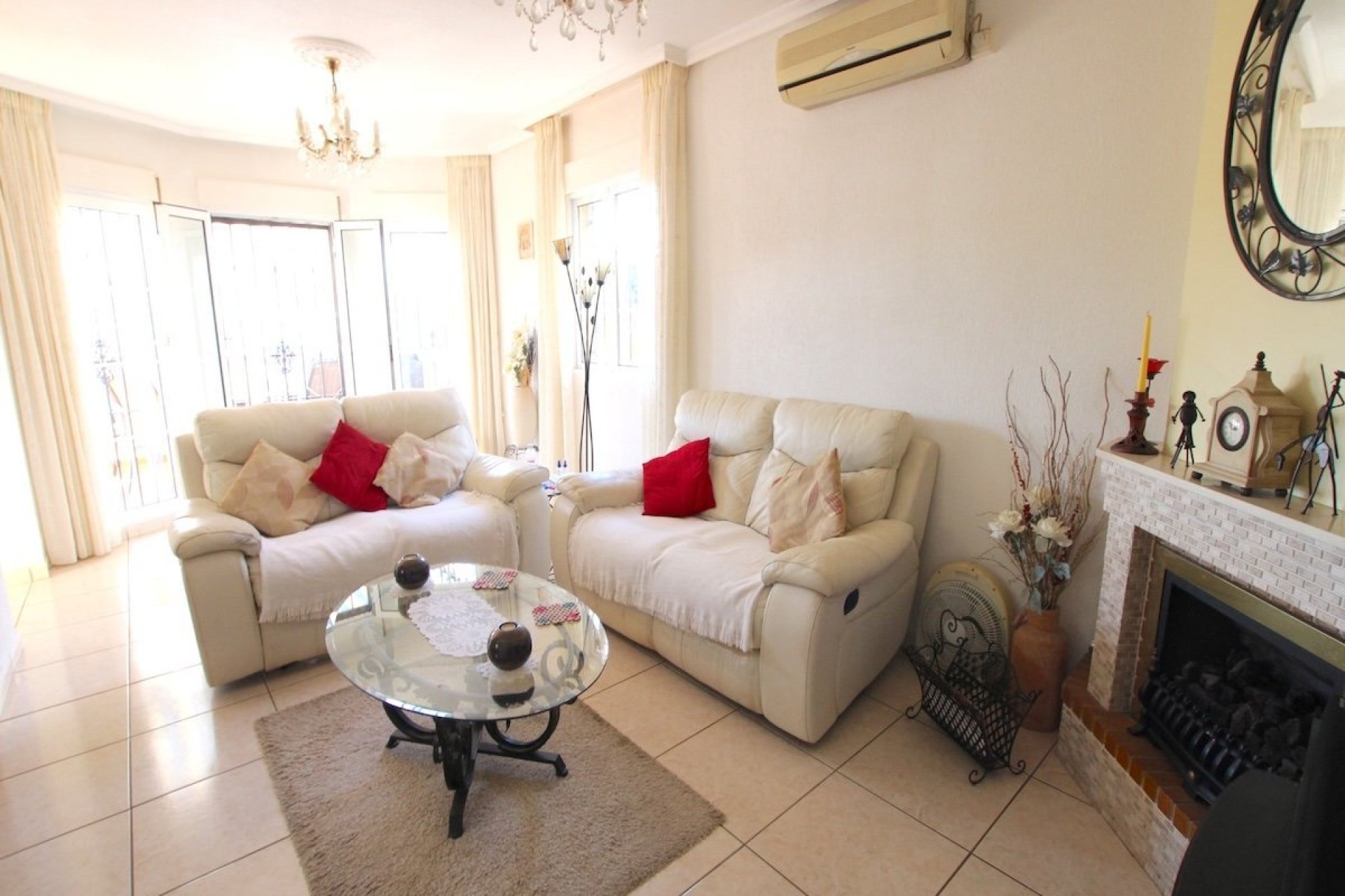 Reventa - Villa - El Raso