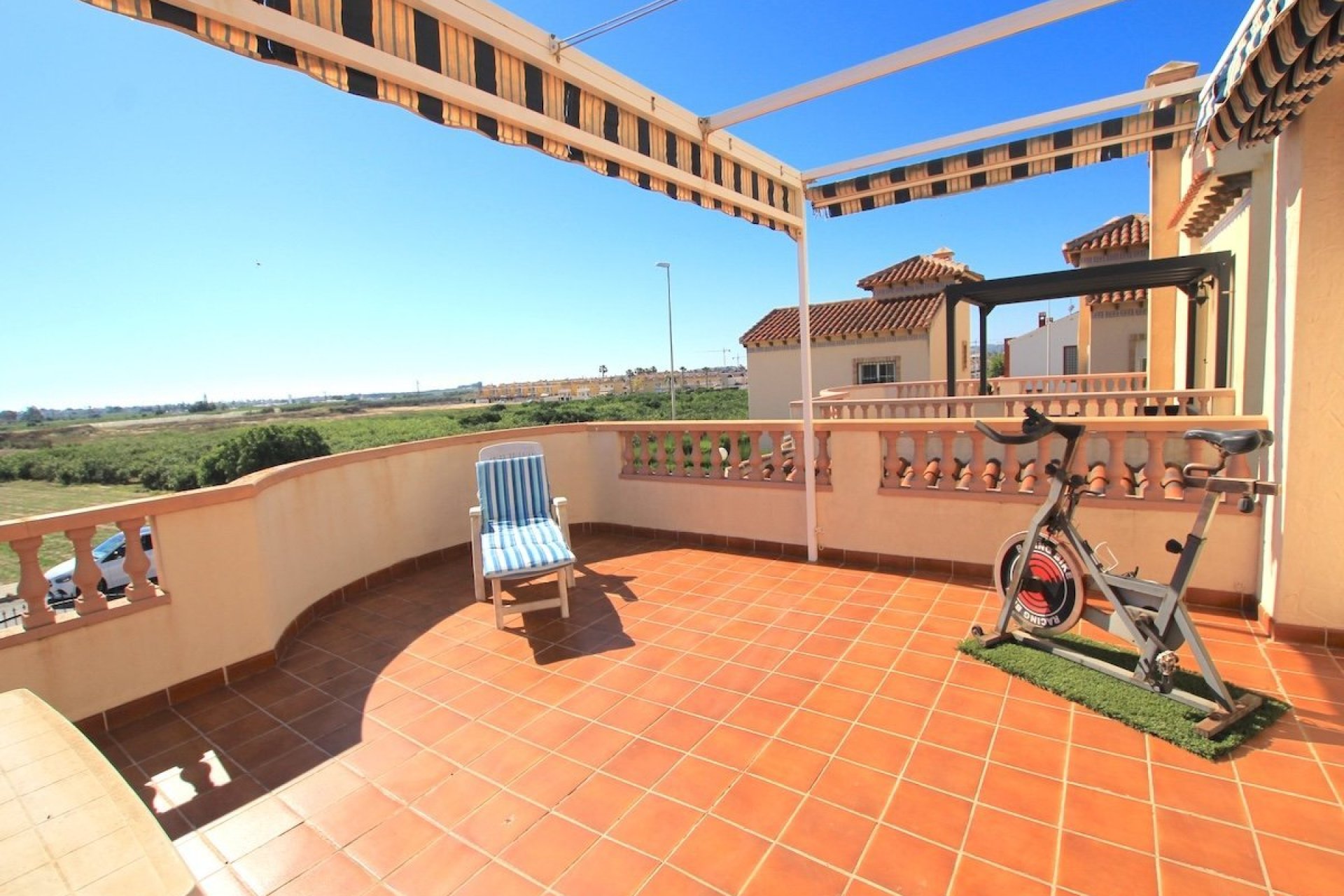 Reventa - Villa - El Raso