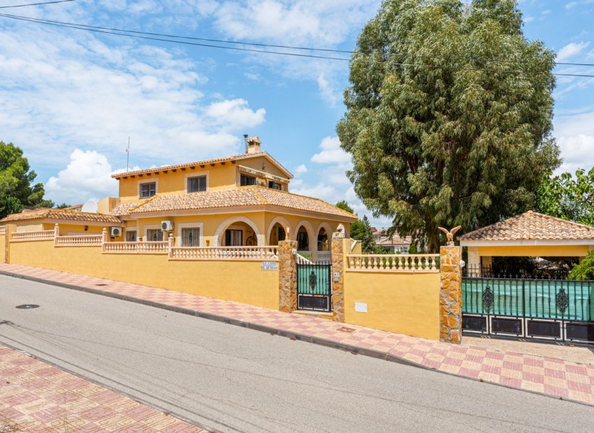 Reventa - Villa - Jacarilla