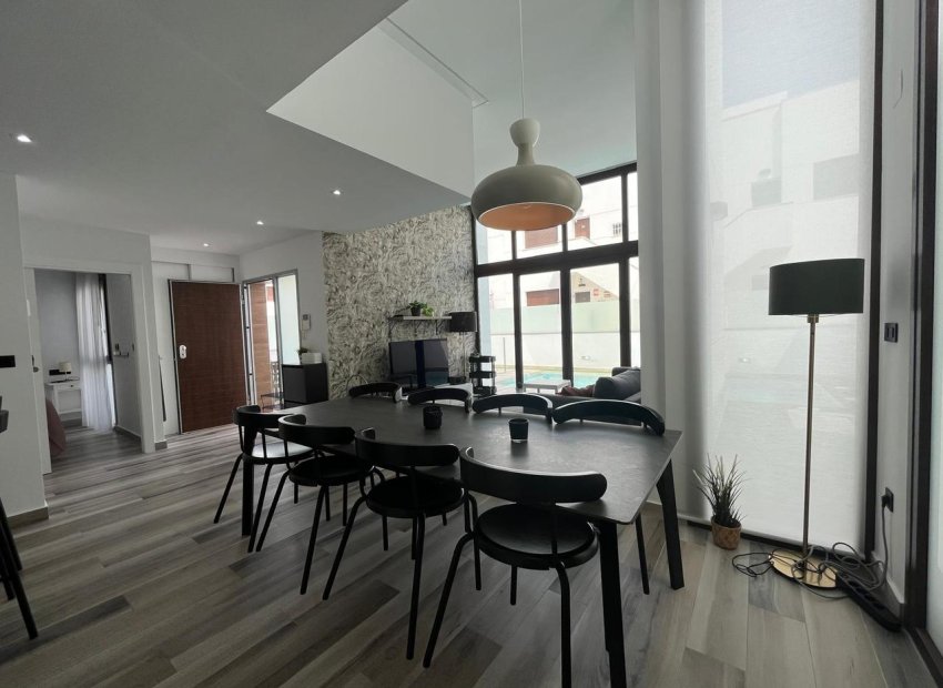 Reventa - Villa - Los Balcones