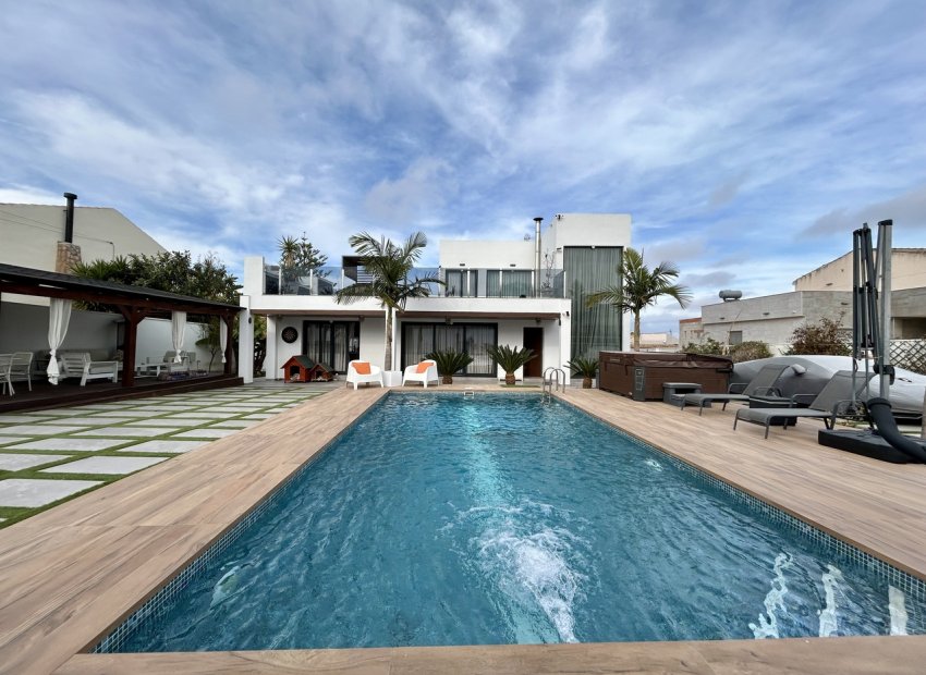 Reventa - Villa - Los Balcones