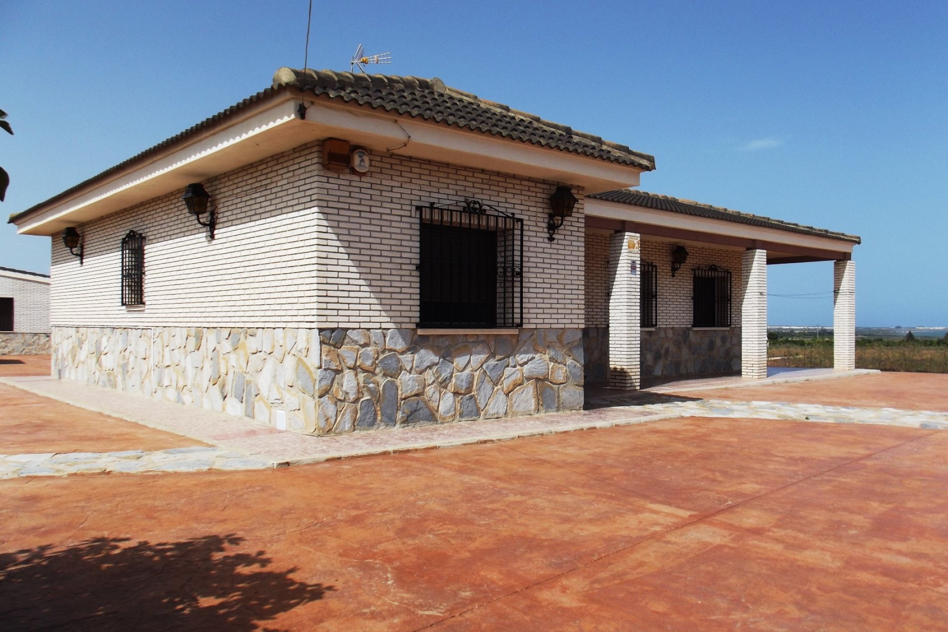 Reventa - Villa - Los Montesinos - La Herada