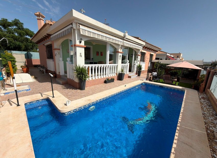 Reventa - Villa - Los Montesinos - La Herrada