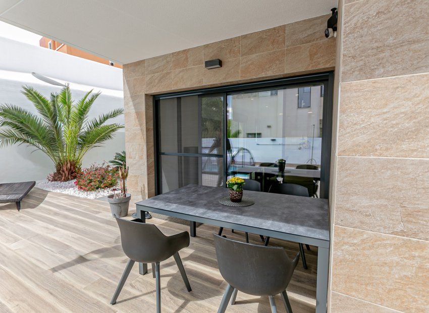 Reventa - Villa - Los Montesinos