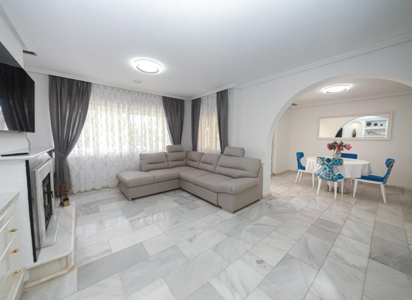 Reventa - Villa - Orihuela Costa* - Dehesa de Campoamor*