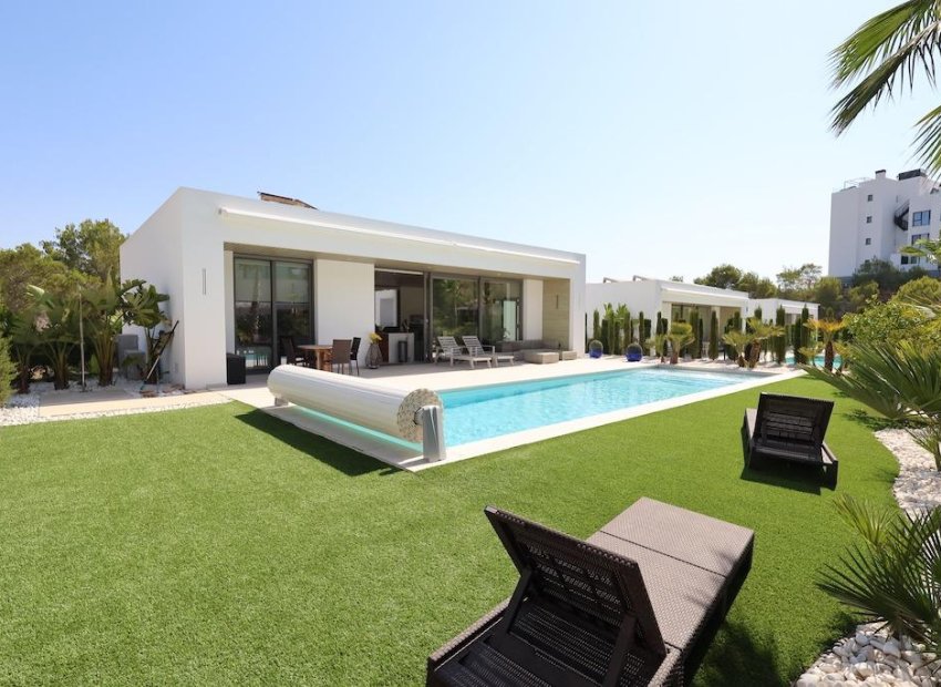 Reventa - Villa - San Miguel de Salinas - Las colinas golf and country club