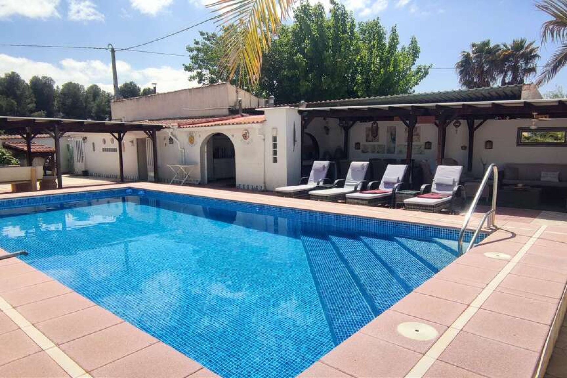 Reventa - Villa - Sax