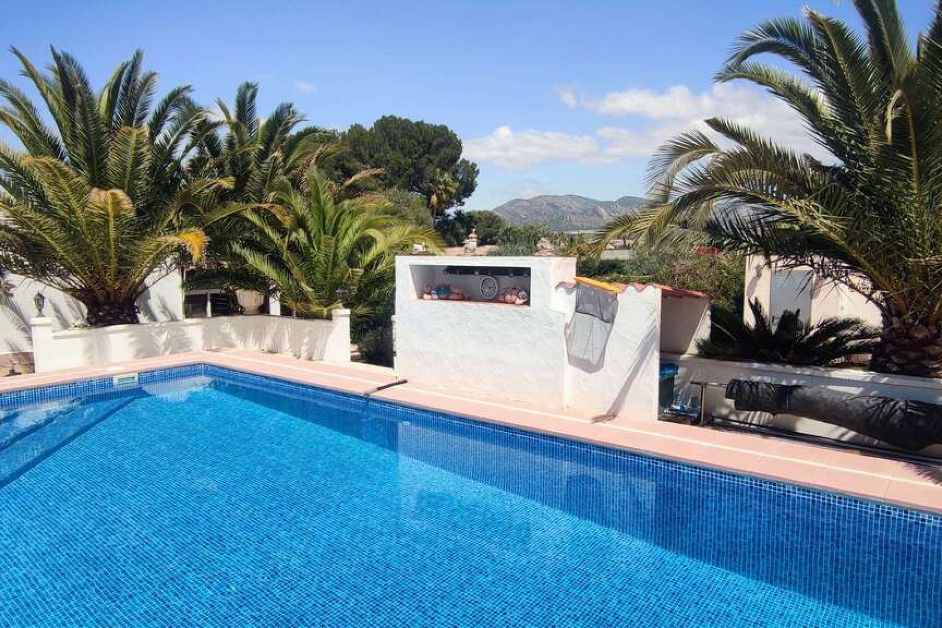 Reventa - Villa - Sax