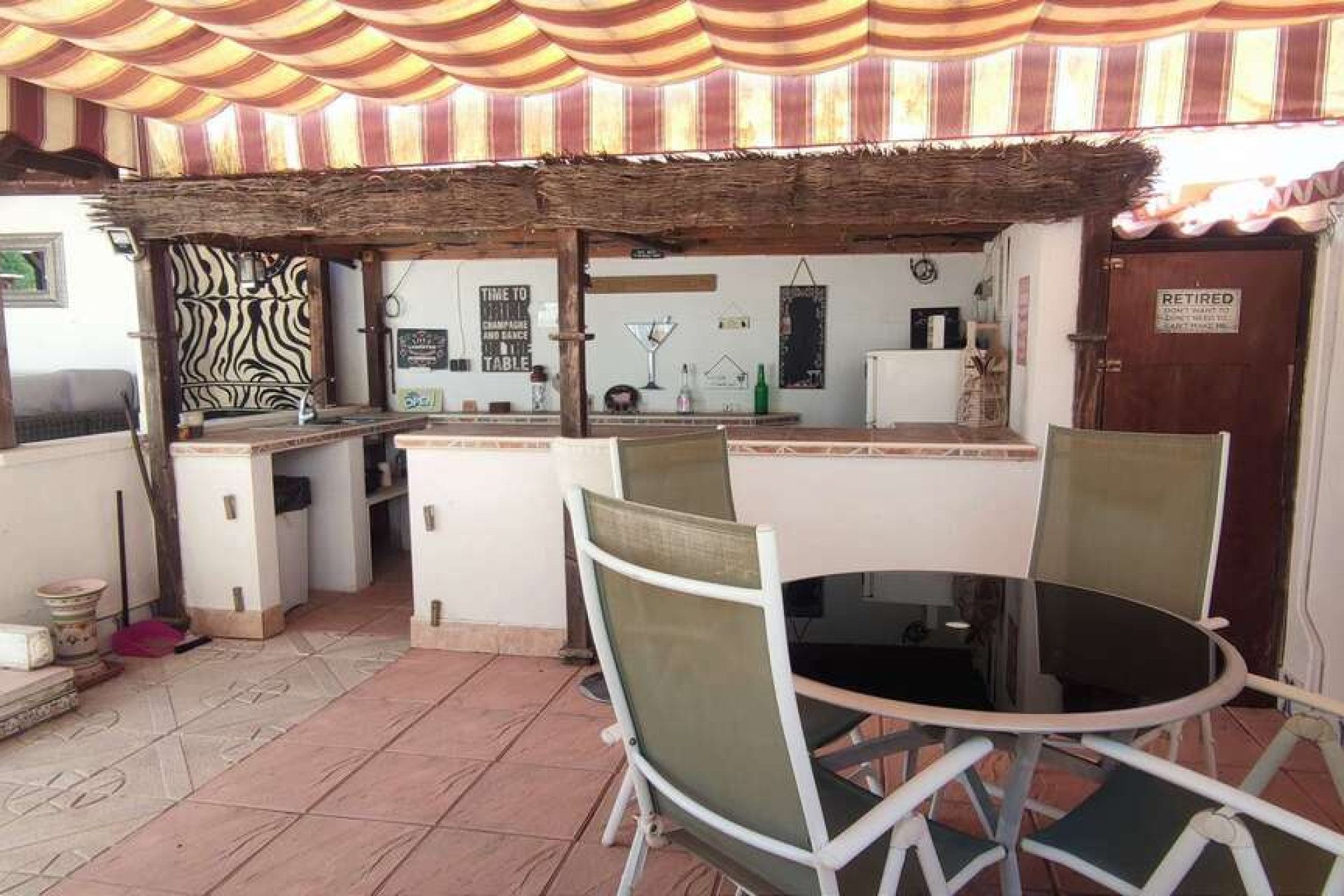 Reventa - Villa - Sax