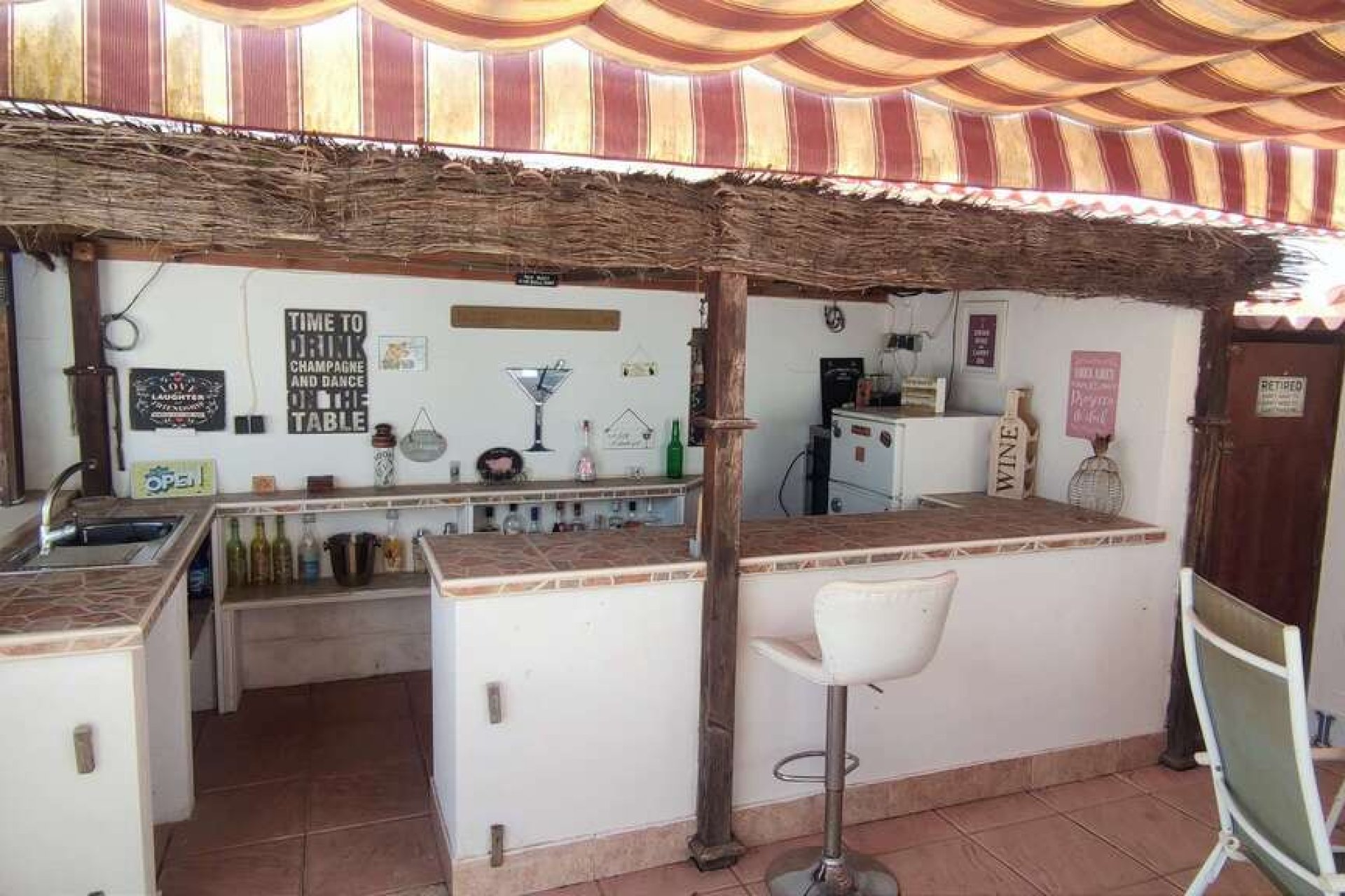 Reventa - Villa - Sax