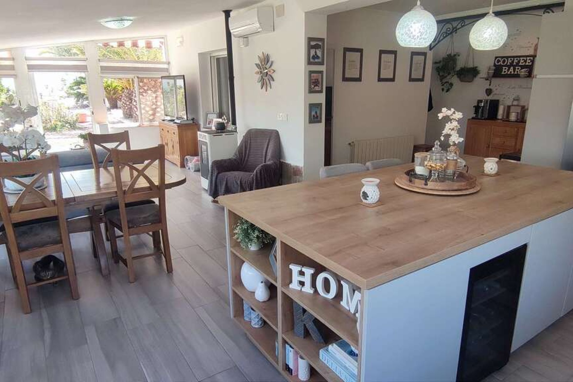 Reventa - Villa - Sax