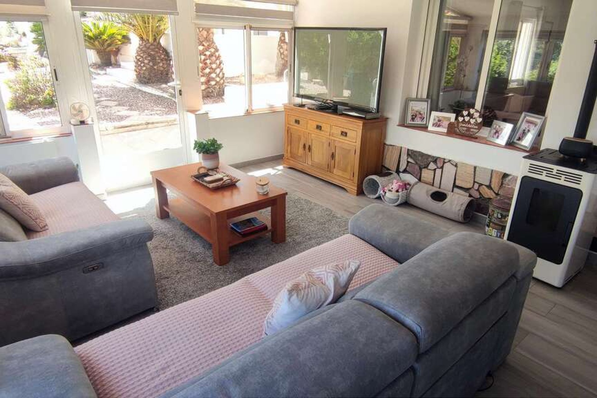 Reventa - Villa - Sax