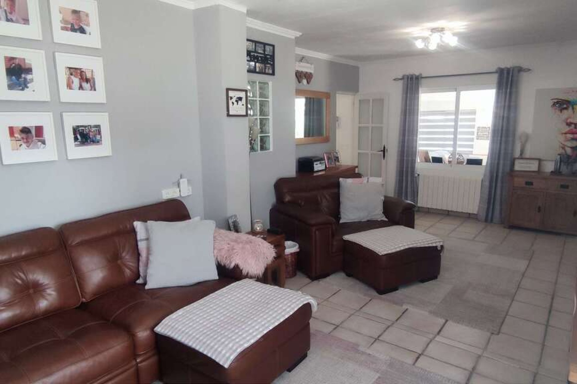 Reventa - Villa - Sax