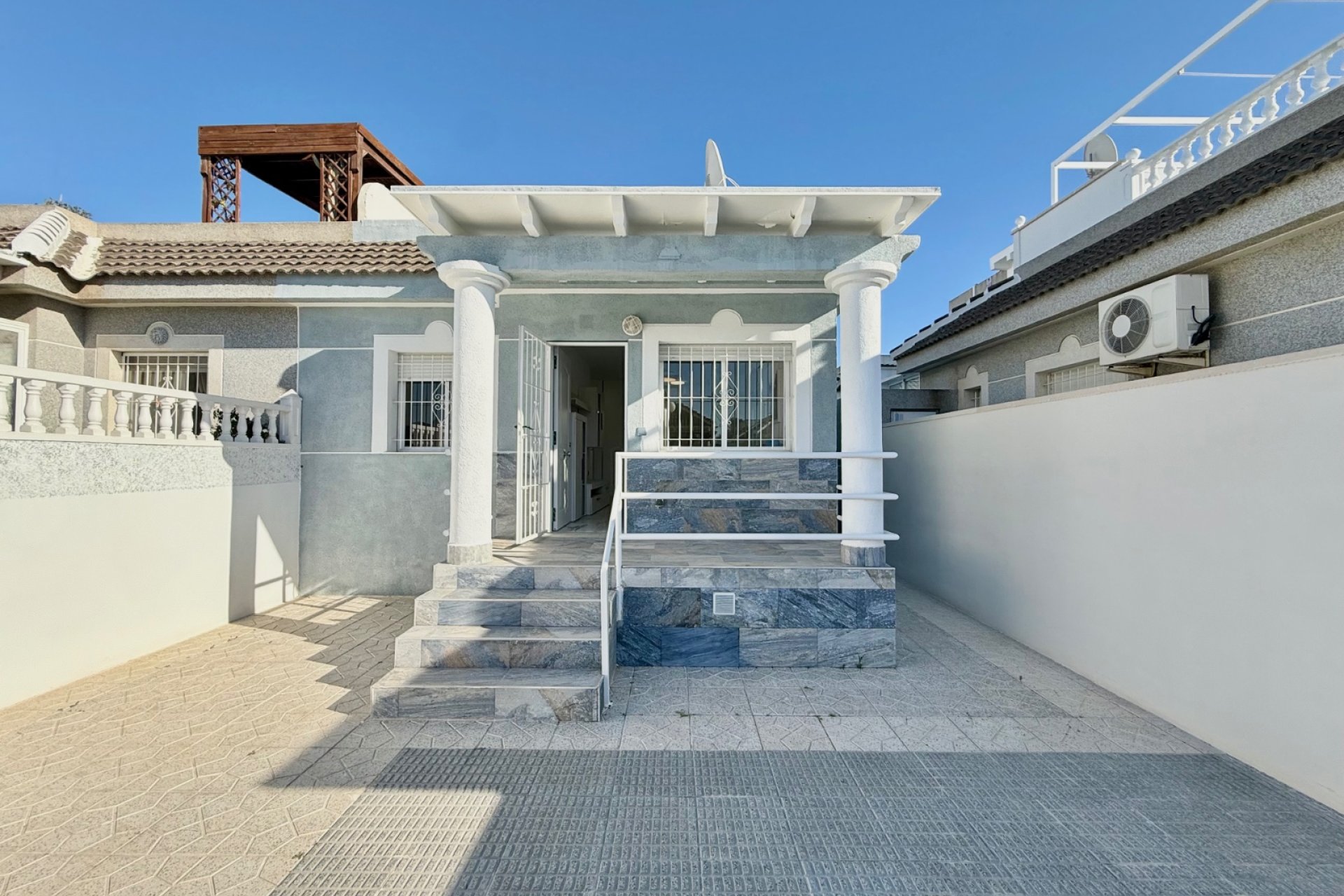 Reventa - Villa - Torrevieja - El chaparral