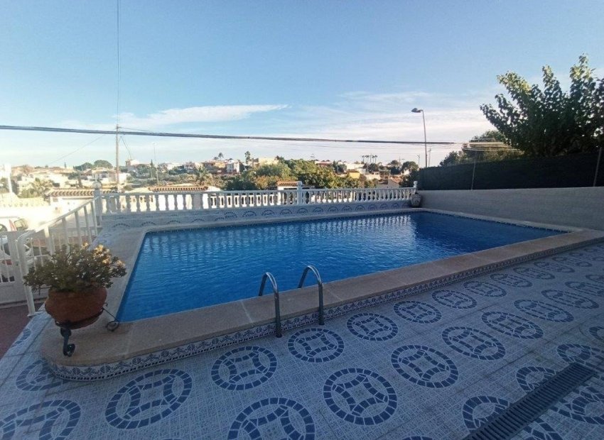 Reventa - Villa - Torrevieja - Los balcones