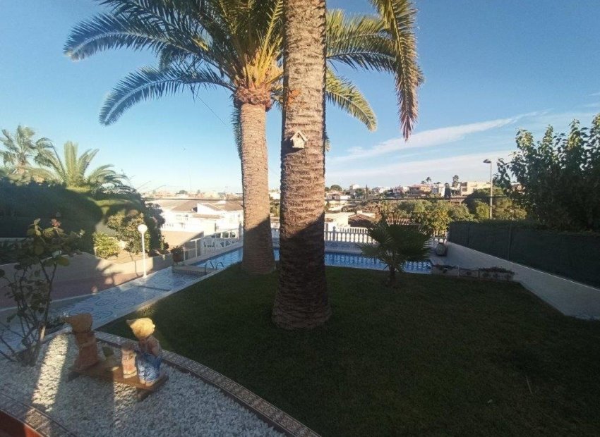 Reventa - Villa - Torrevieja - Los balcones