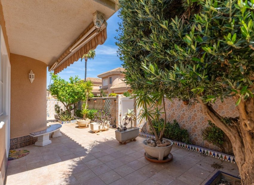 Reventa - Villa - Torrevieja - Los Balcones