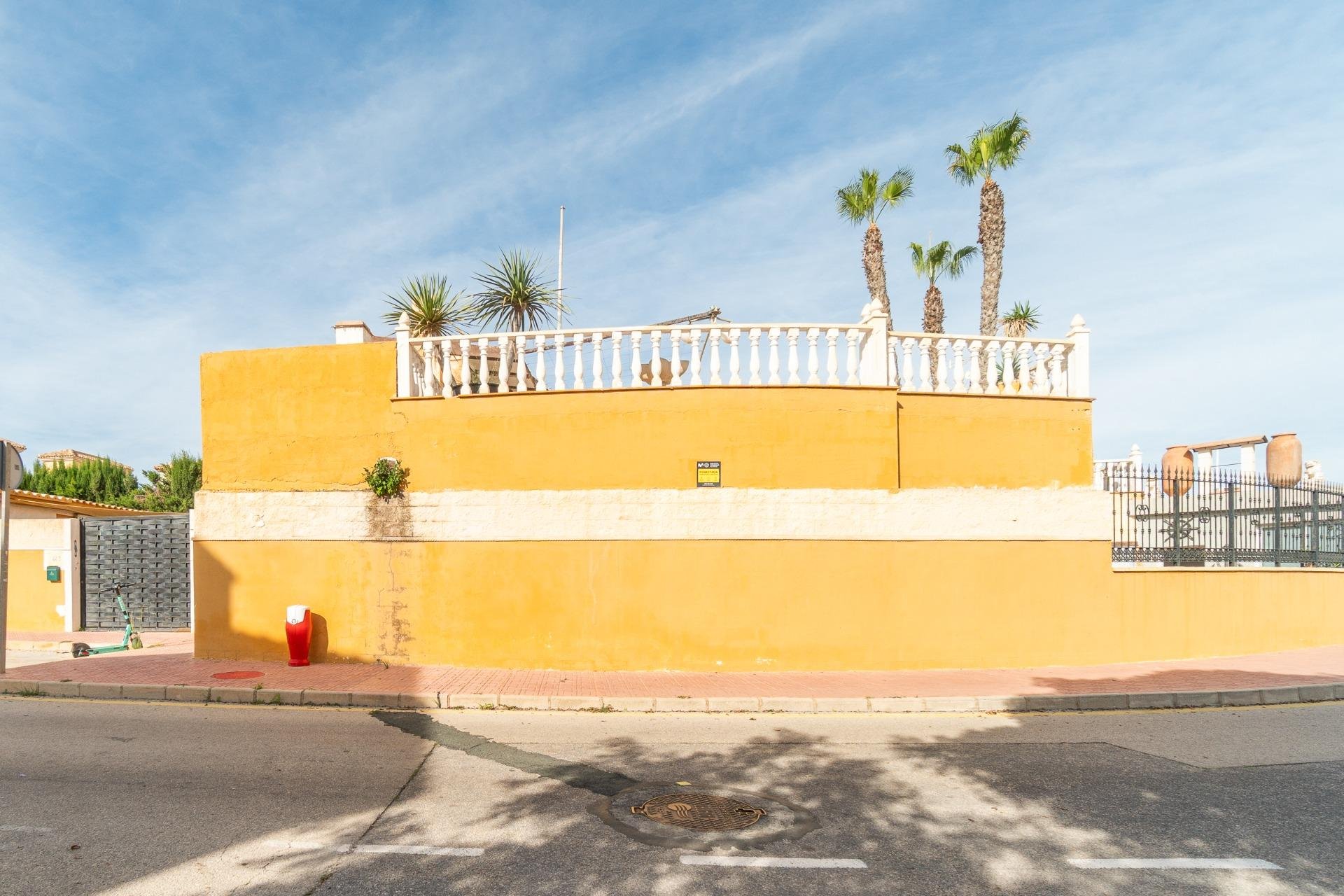 Reventa - Villa - Torrevieja - Los Balcones