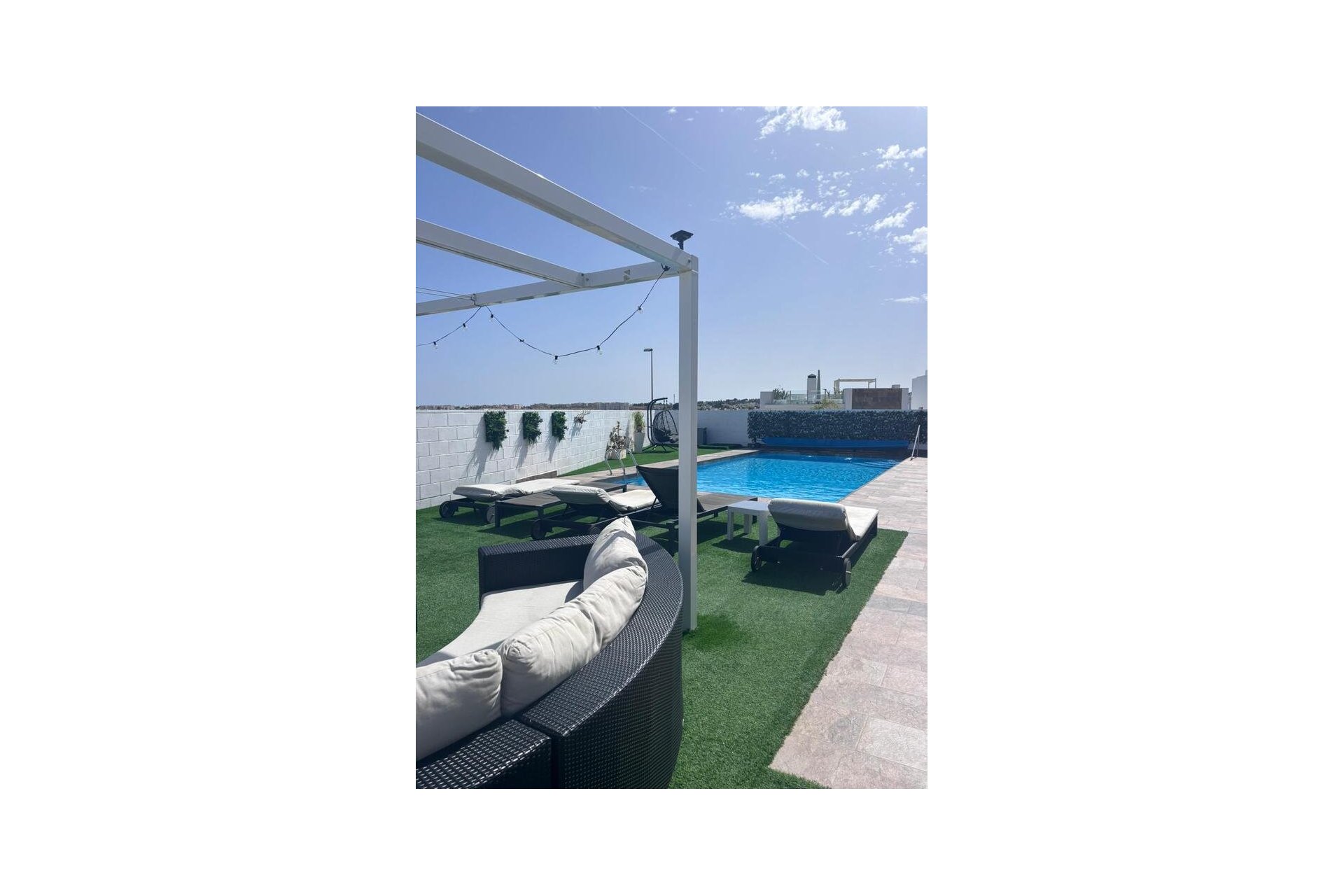 Reventa - Villa - Villamartin - PAU 8