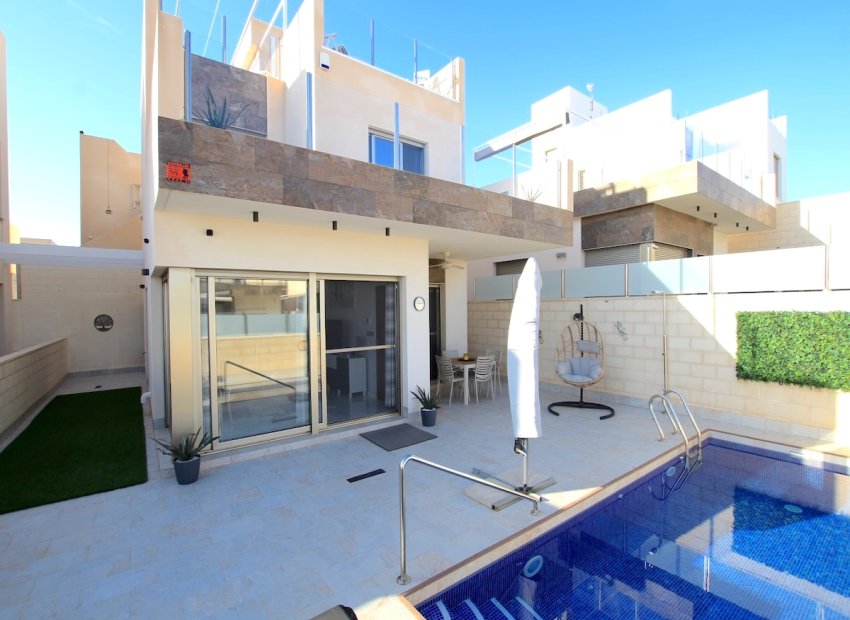 Reventa - Villa - Villamartin - Villamartín