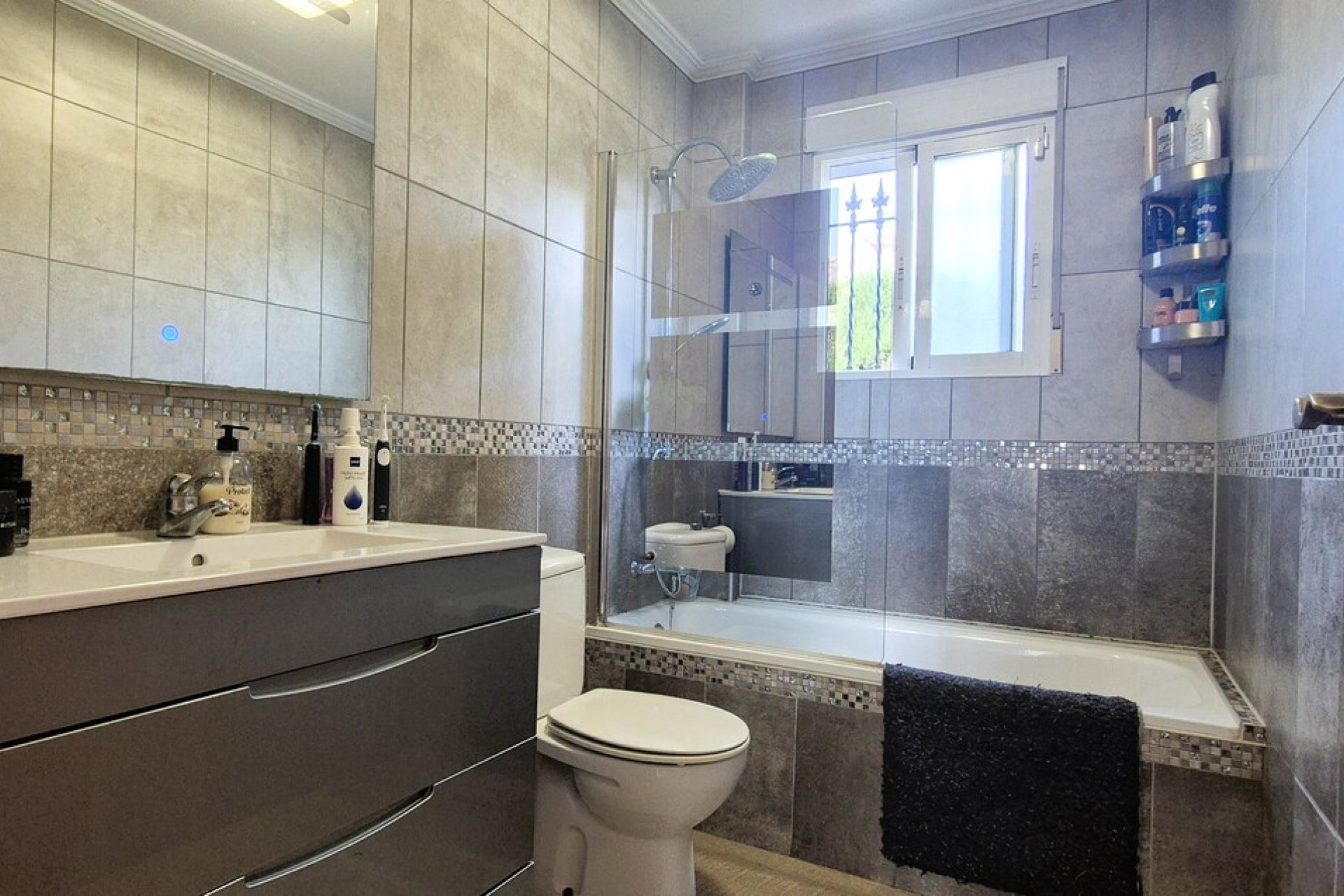 Reventa - Villa - Villamartin - Villamartín