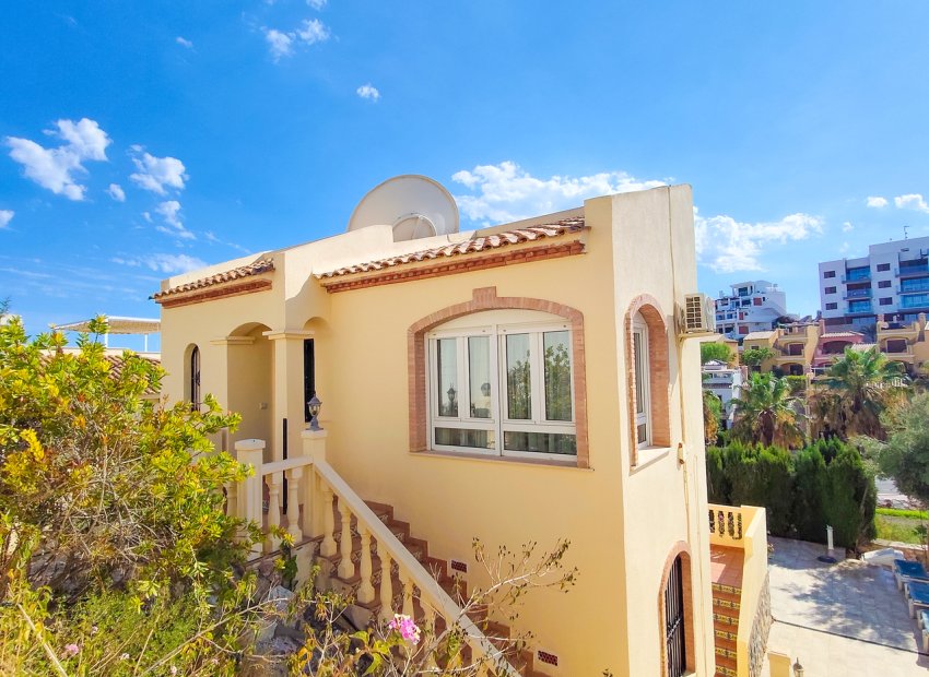 Reventa - Villa - Villamartin - Villamartín