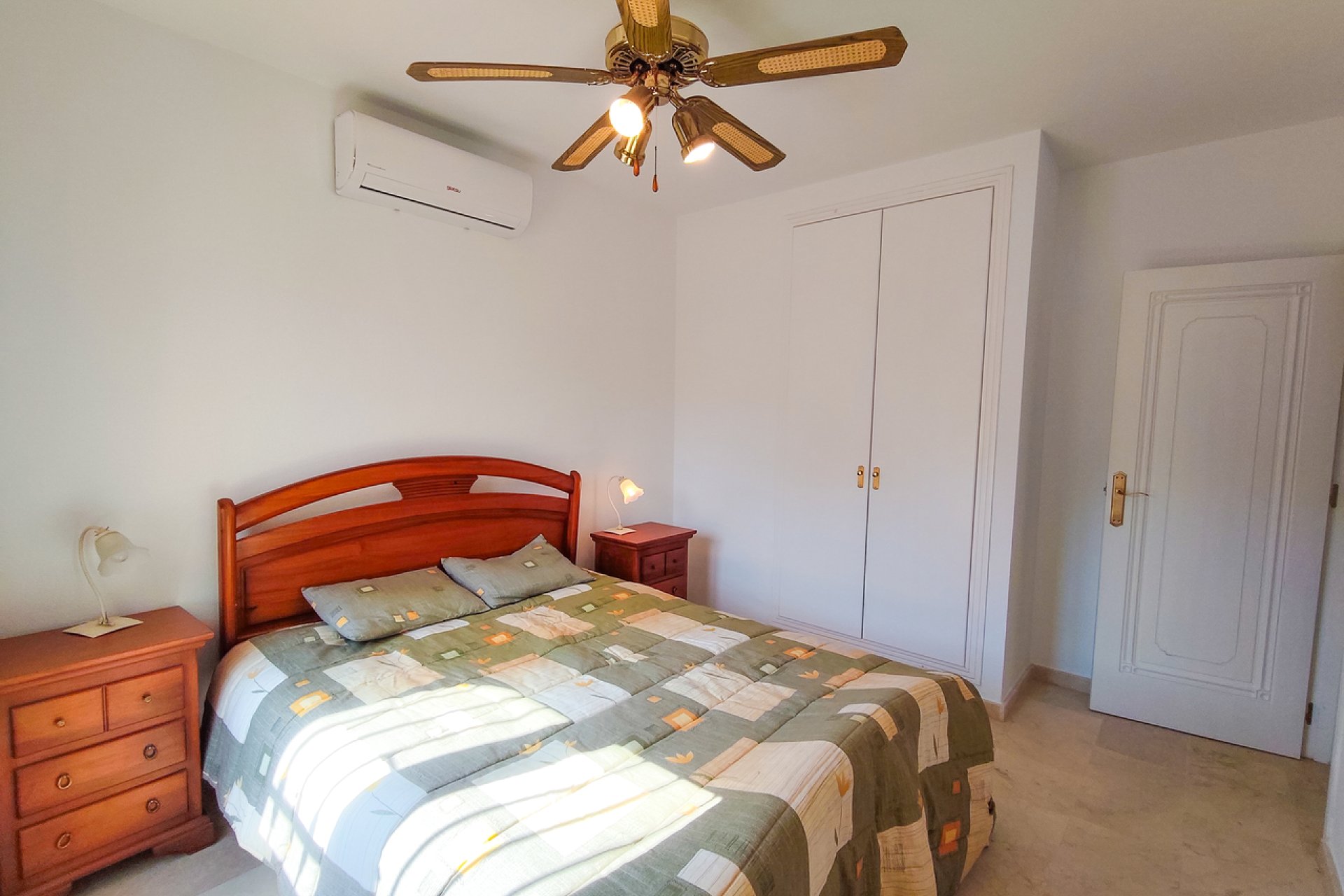 Reventa - Villa - Villamartin - Villamartín