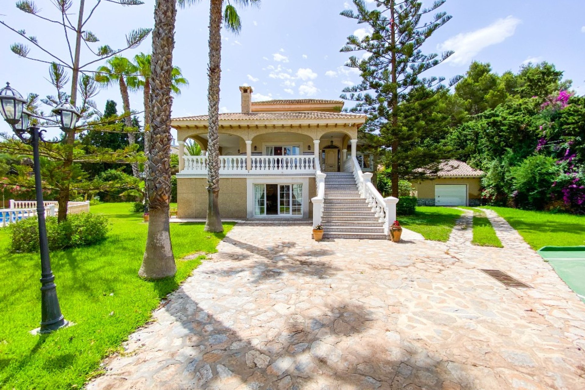 Reventa - Villa - Villamartin - Villamartín