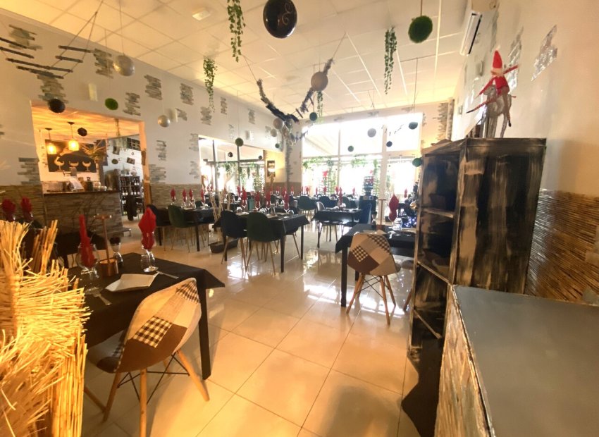 Revente - Commercial - Algorfa