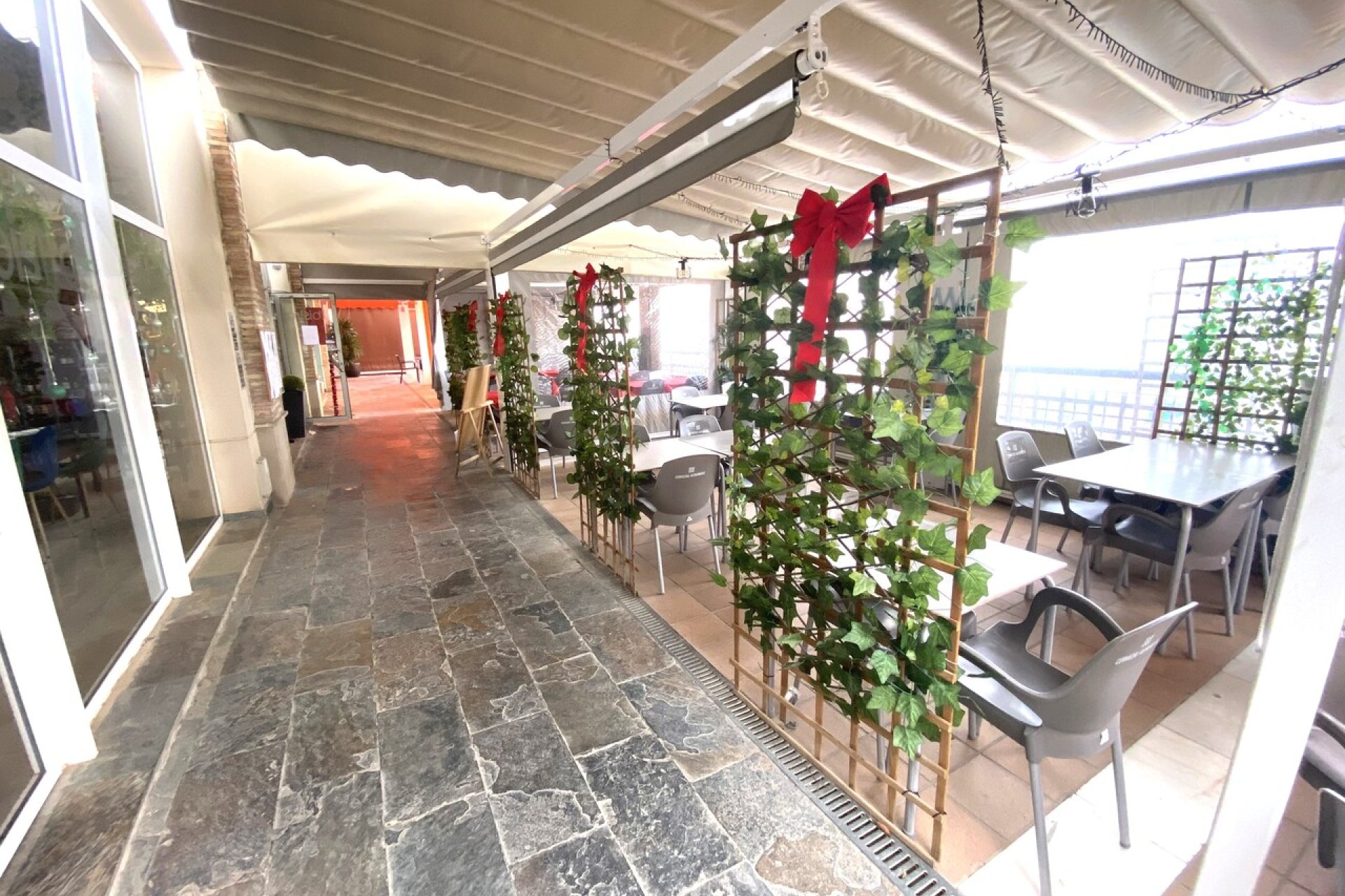 Revente - Commercial - Algorfa