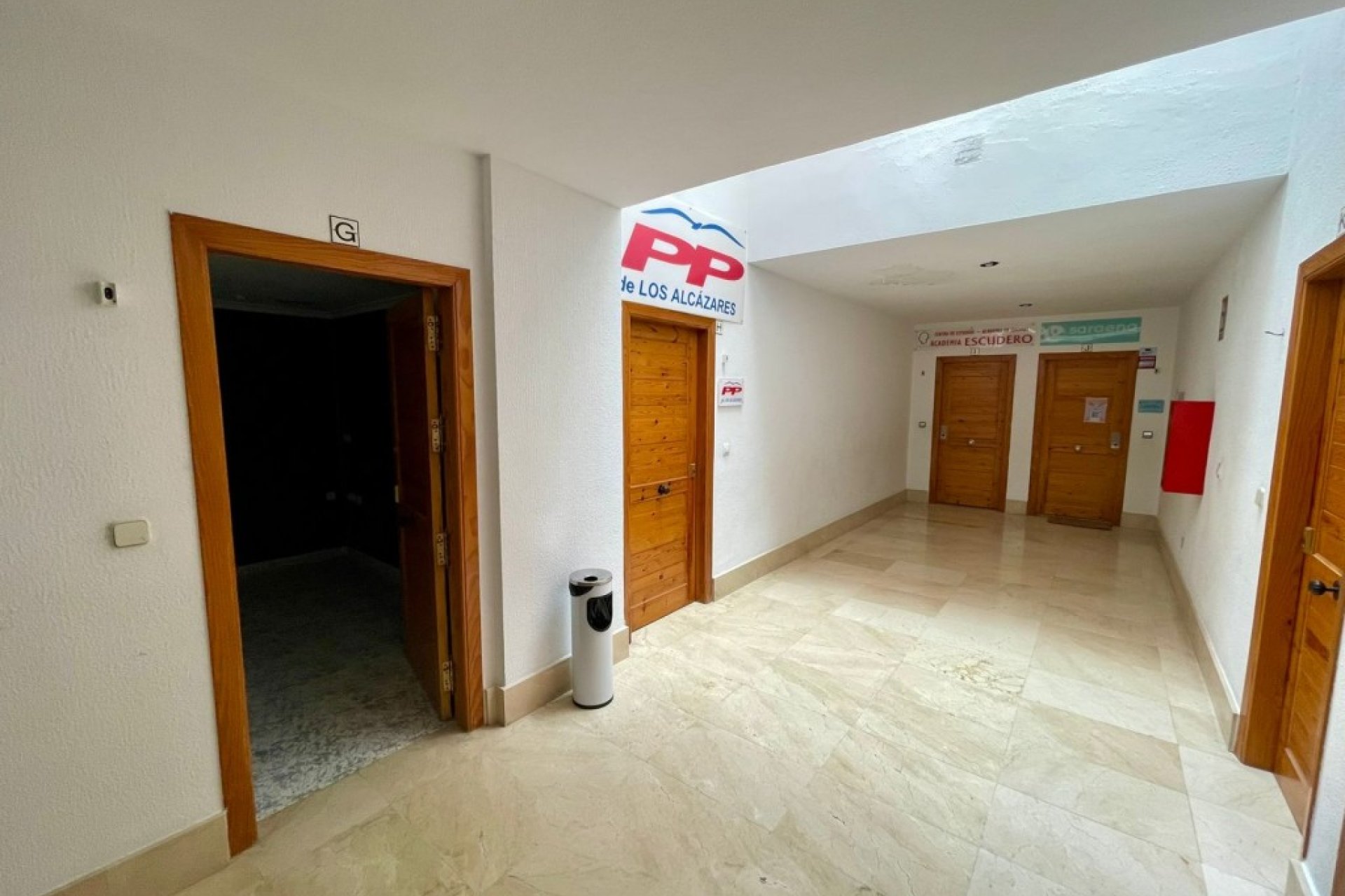 Revente - Commercial - Los Alcazares