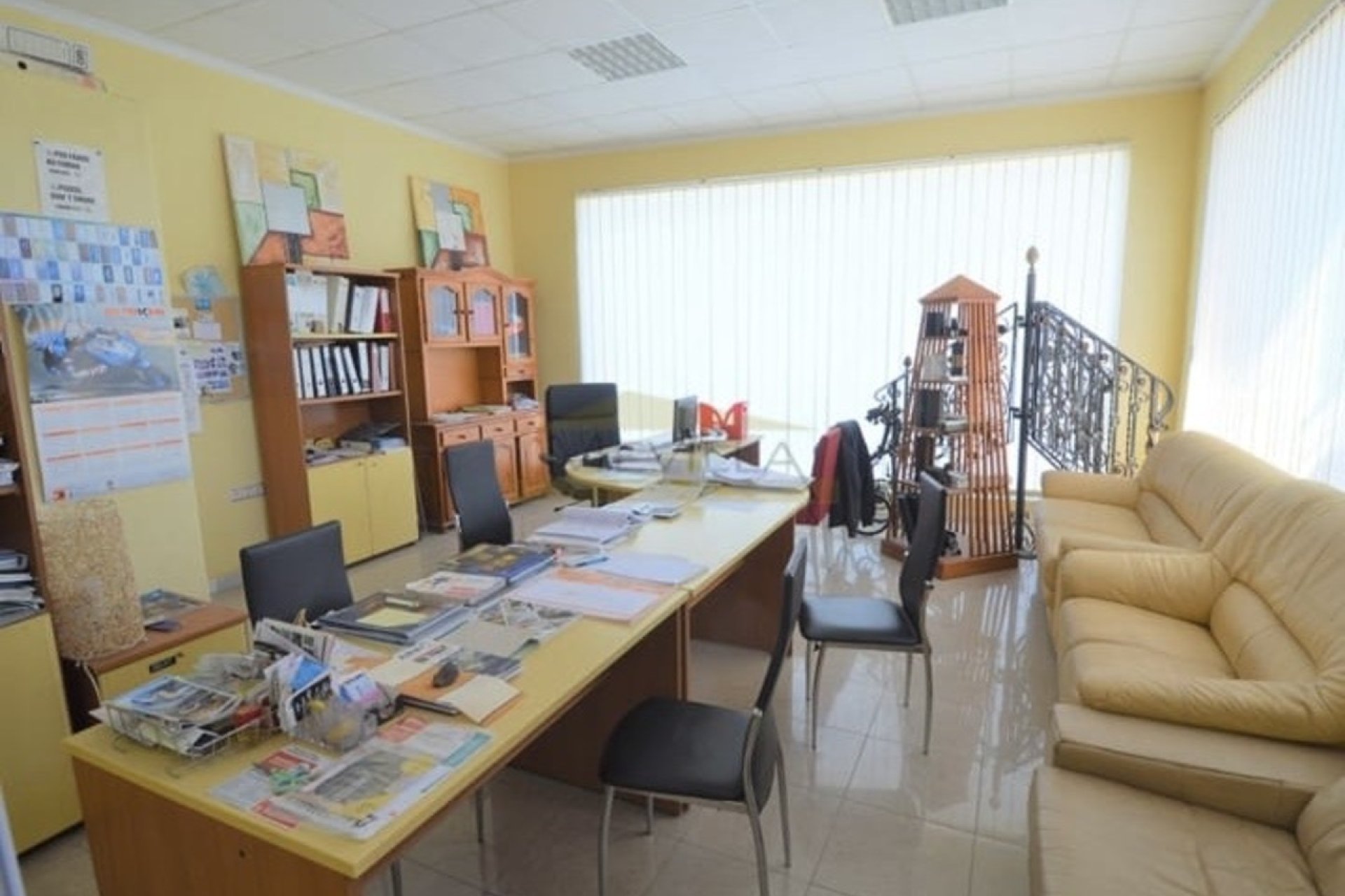 Revente - Commercial - San Miguel de Salinas