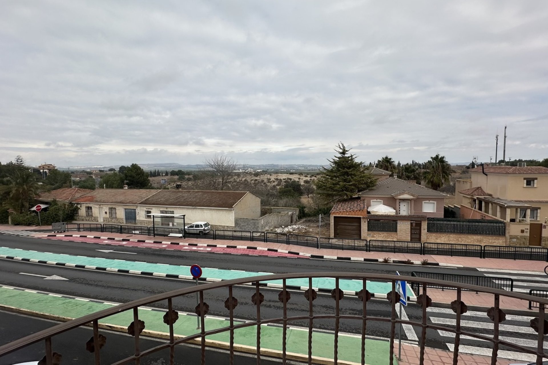 Revente - Commercial - San Miguel de Salinas