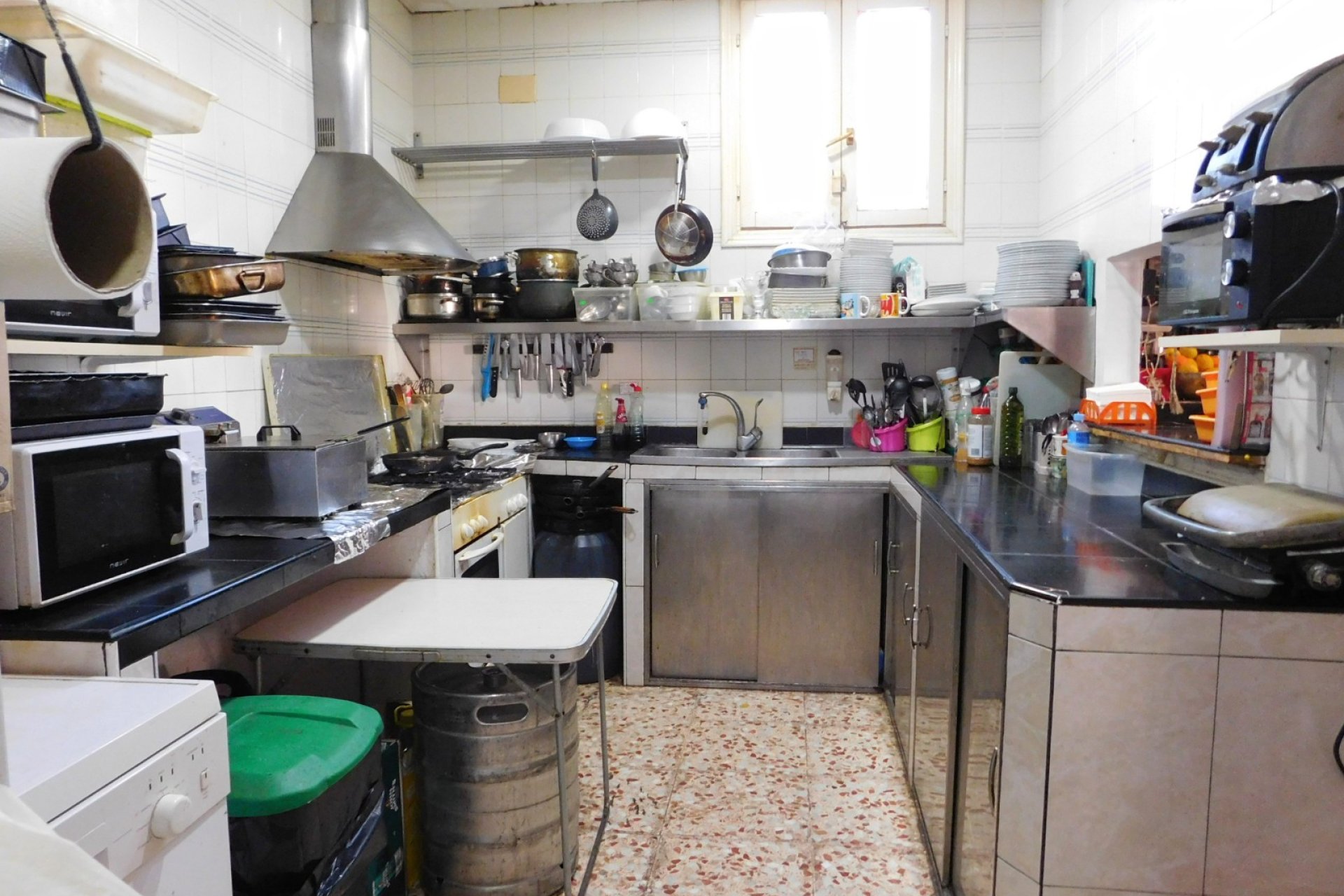 Revente - Commercial - San Miguel de Salinas