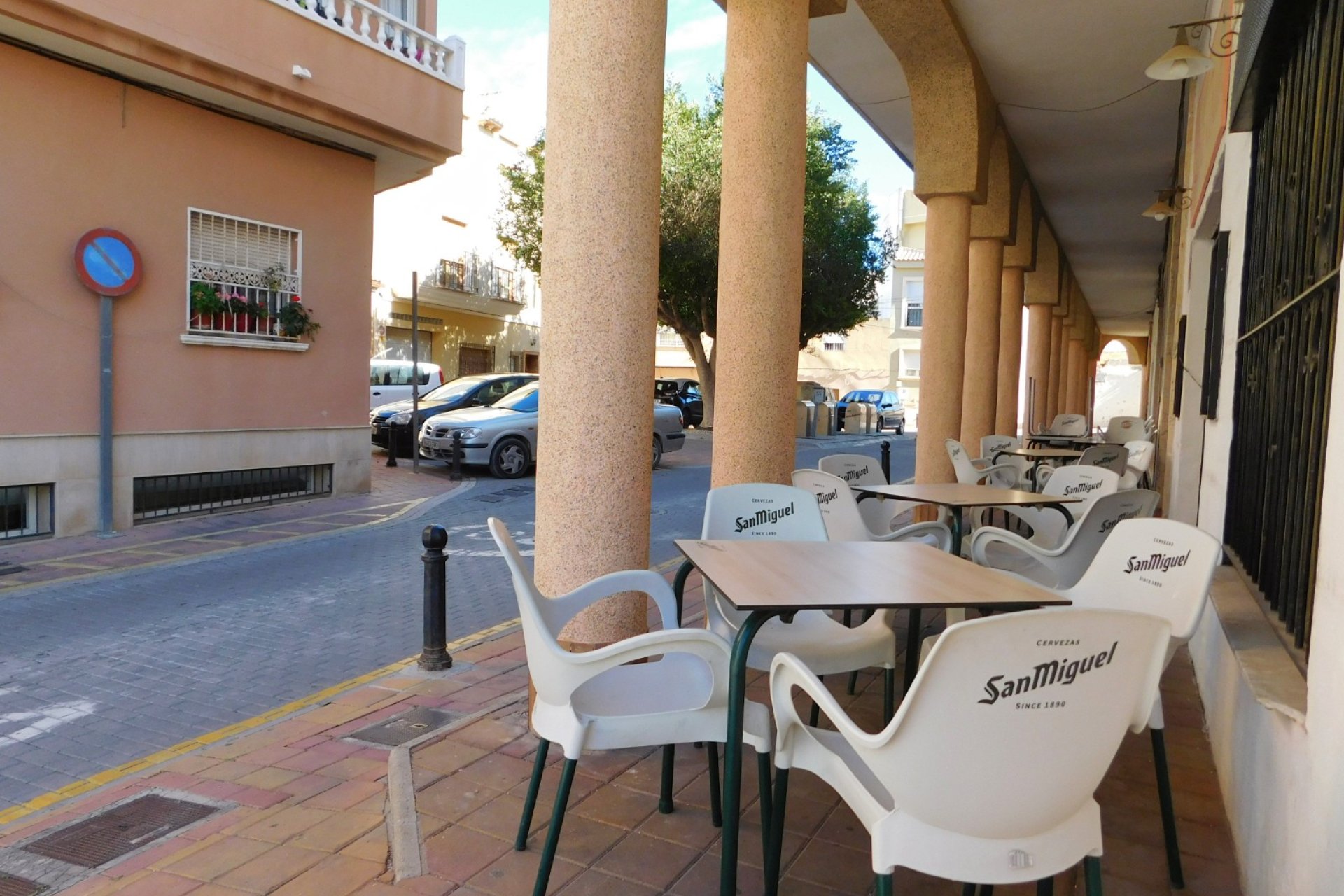 Revente - Commercial - San Miguel de Salinas