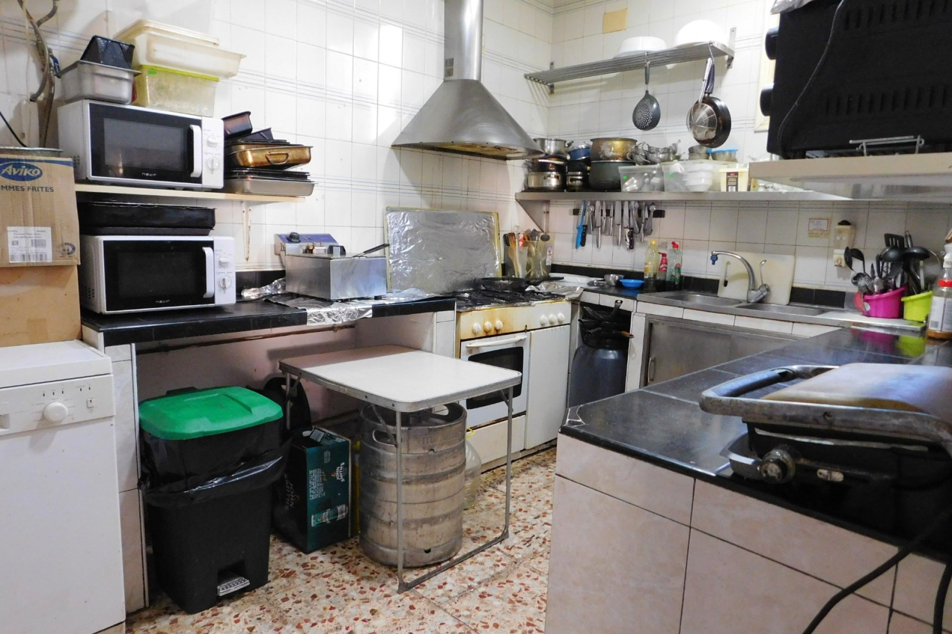 Revente - Commercial - San Miguel de Salinas