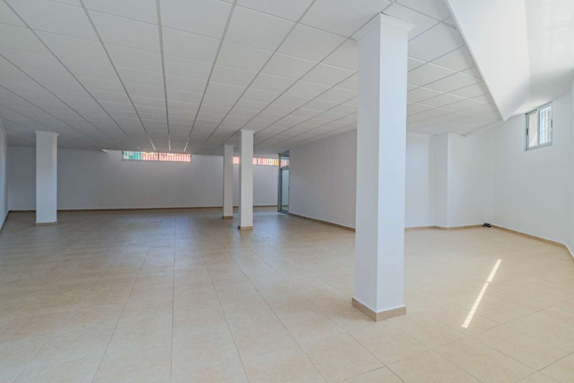 Revente - Commercial - Torrevieja - Nueva Torrevieja - Aguas Nuevas