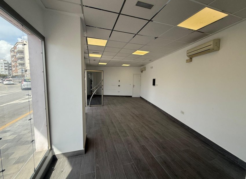 Revente - Commercial - Torrevieja