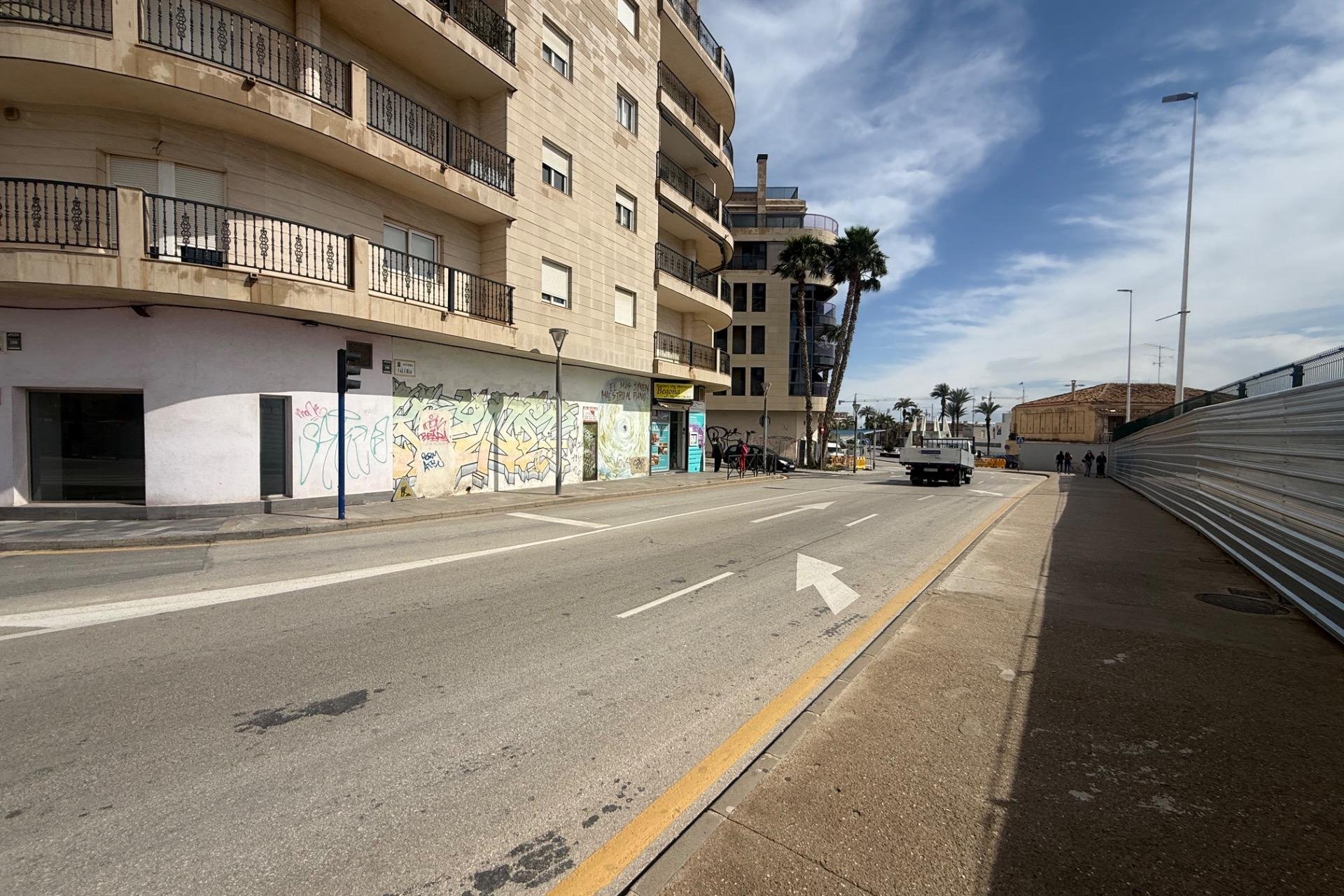 Revente - Commercial - Torrevieja