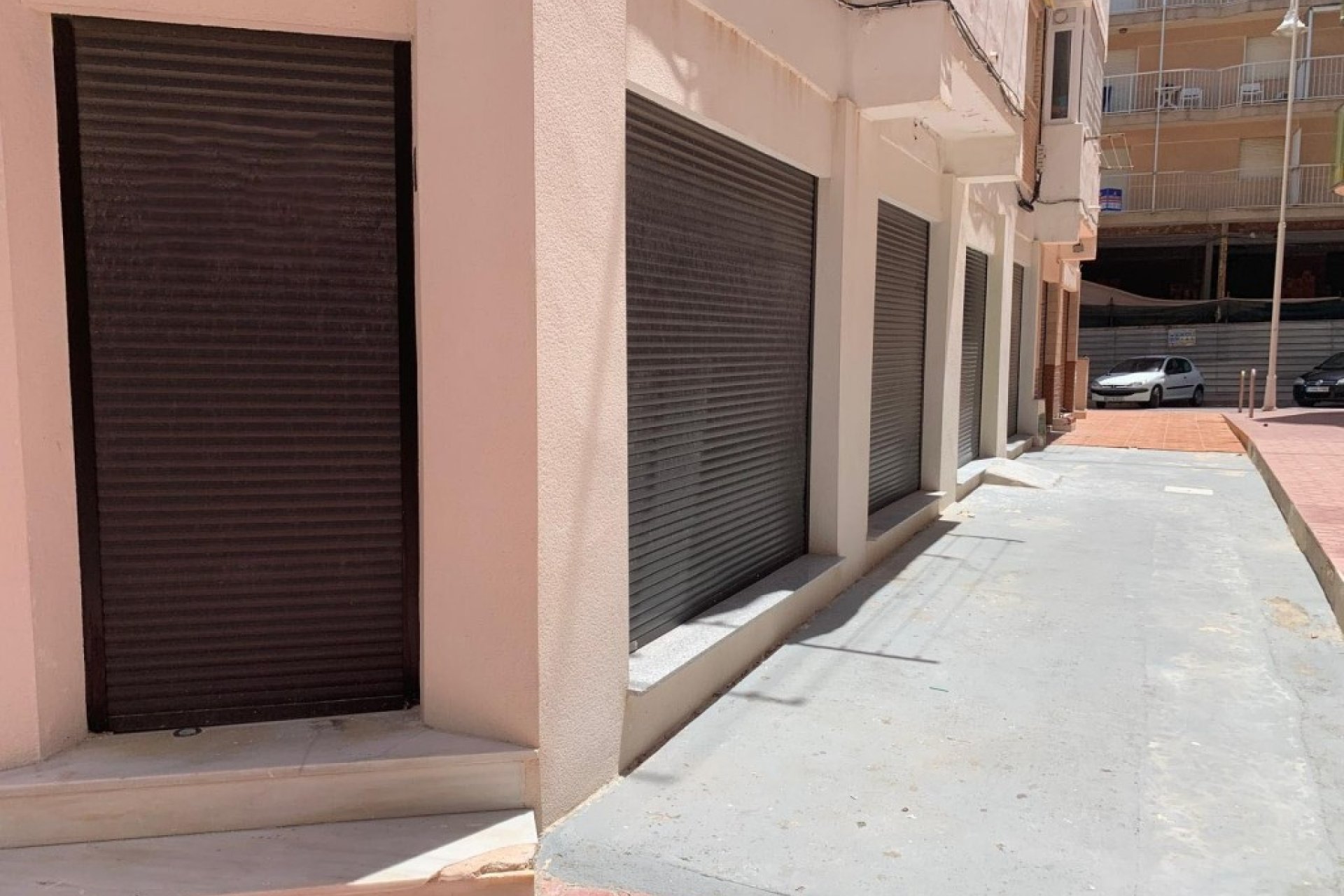 Revente - Commercial Unit - Guardamar del Segura